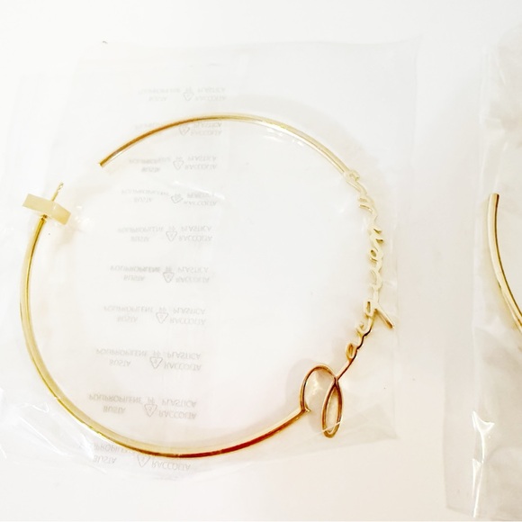 NEW Jacquemus Gold Cursive Script Logo Open Large Hoop Earrings $350 MSRP - Picture 9 of 12